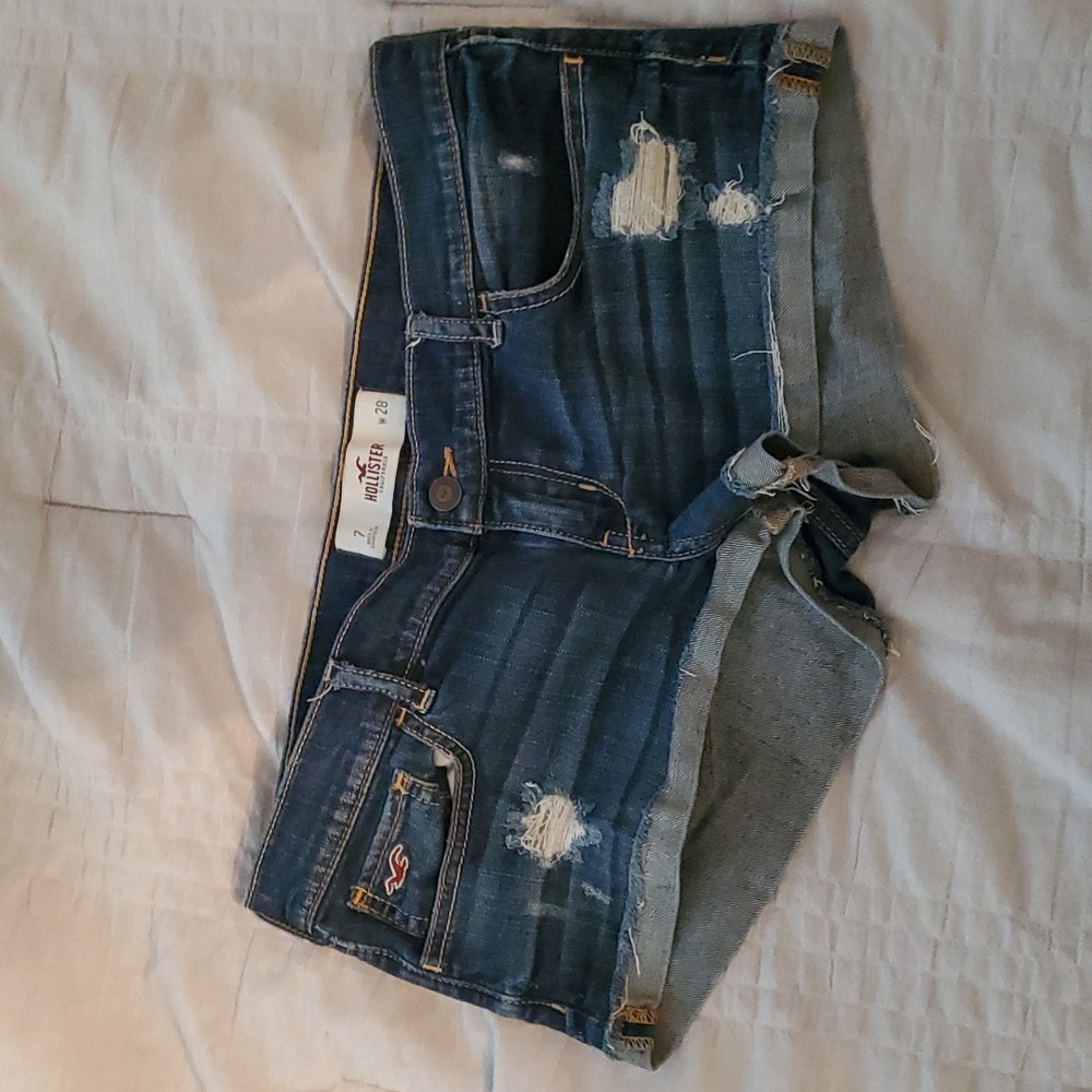 Size 28 Hollister jean shorts
